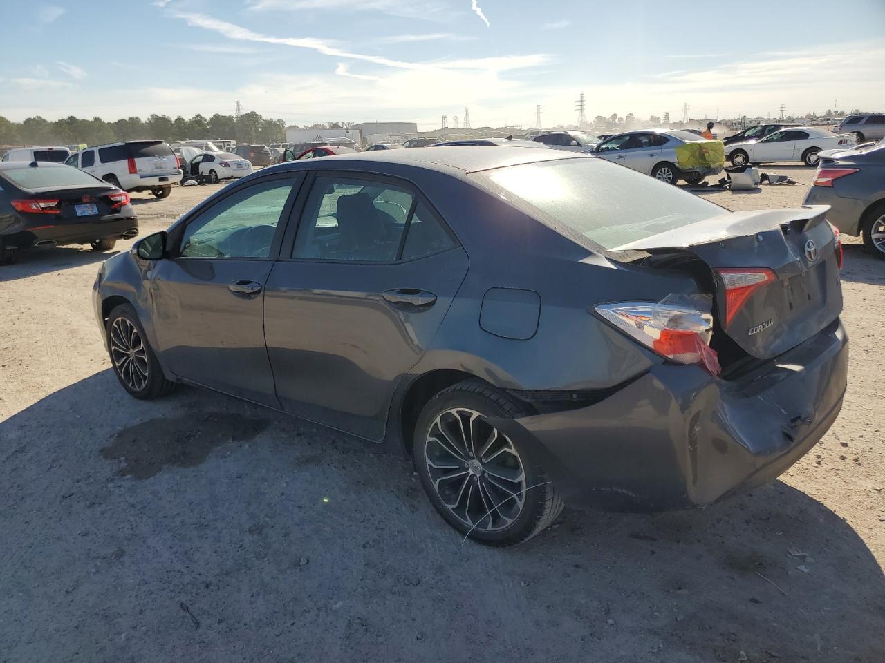 Image 2 of 2015 TOYOTA COROLLA L 2015 with VIN 5YFBURHE6FP297601