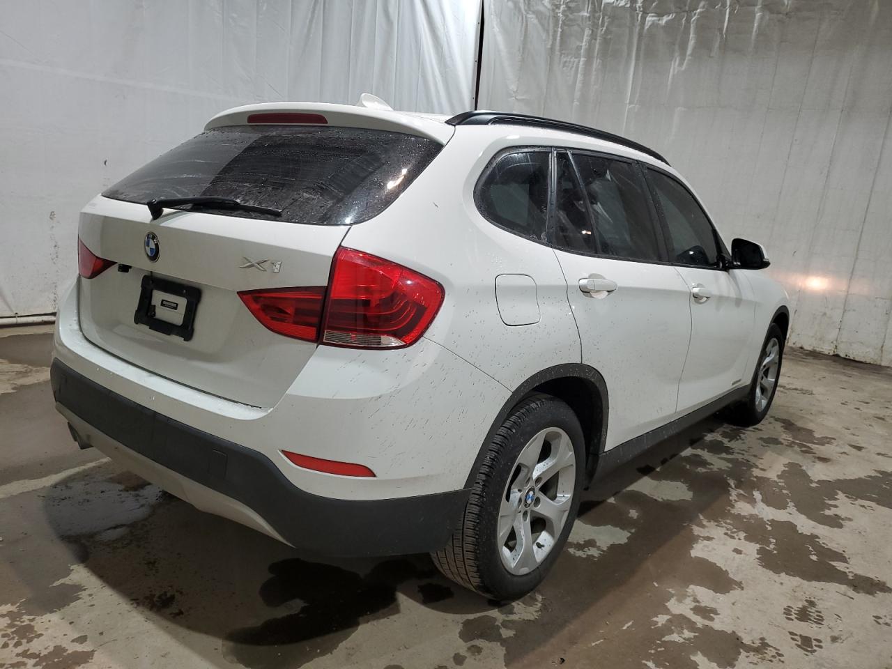 Image 3 of 2015 BMW X1 SDRIVE28I 2015 with VIN WBAVM1C5XFVW58425