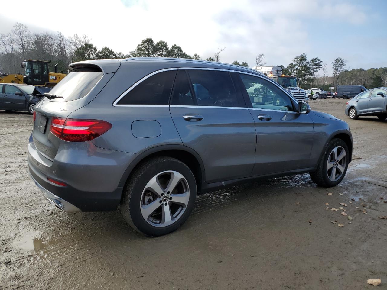 Image 3 of 2018 MERCEDES-BENZ GLC 300 4MATIC 2018 with VIN WDC0G4KB5JV054202
