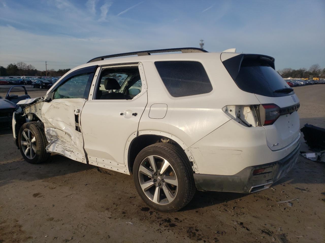Obraz 2 z 2023 HONDA PILOT TOURING 2023 z VIN 5FNYG1H73PB001760