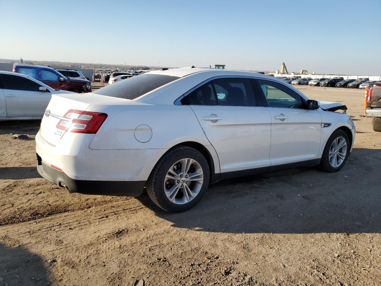 Изображение 3 2014 FORD TAURUS SEL 2014 с VIN 1FAHP2E84EG182279