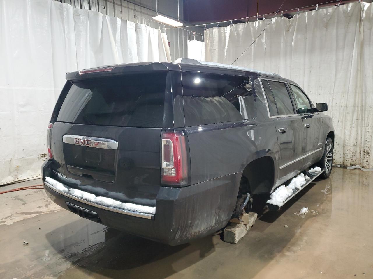 Obraz 3 z 2020 GMC YUKON XL DENALI 2020 z VIN 1GKS2HKJ8LR208333
