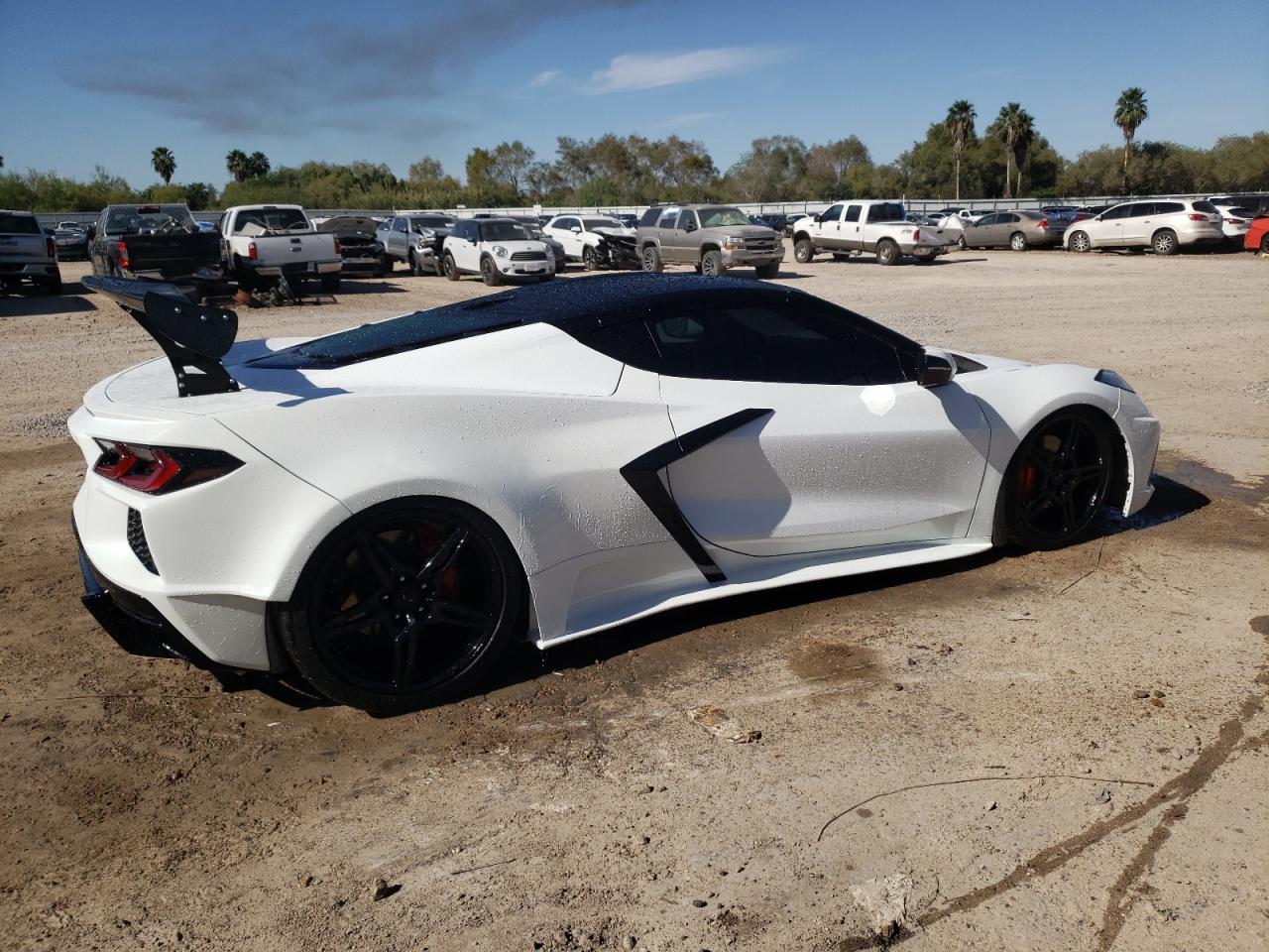 Image 3 of 2021 CHEVROLET CORVETTE STINGRAY 2LT 2021 with VIN 1G1YB2D40M5110747