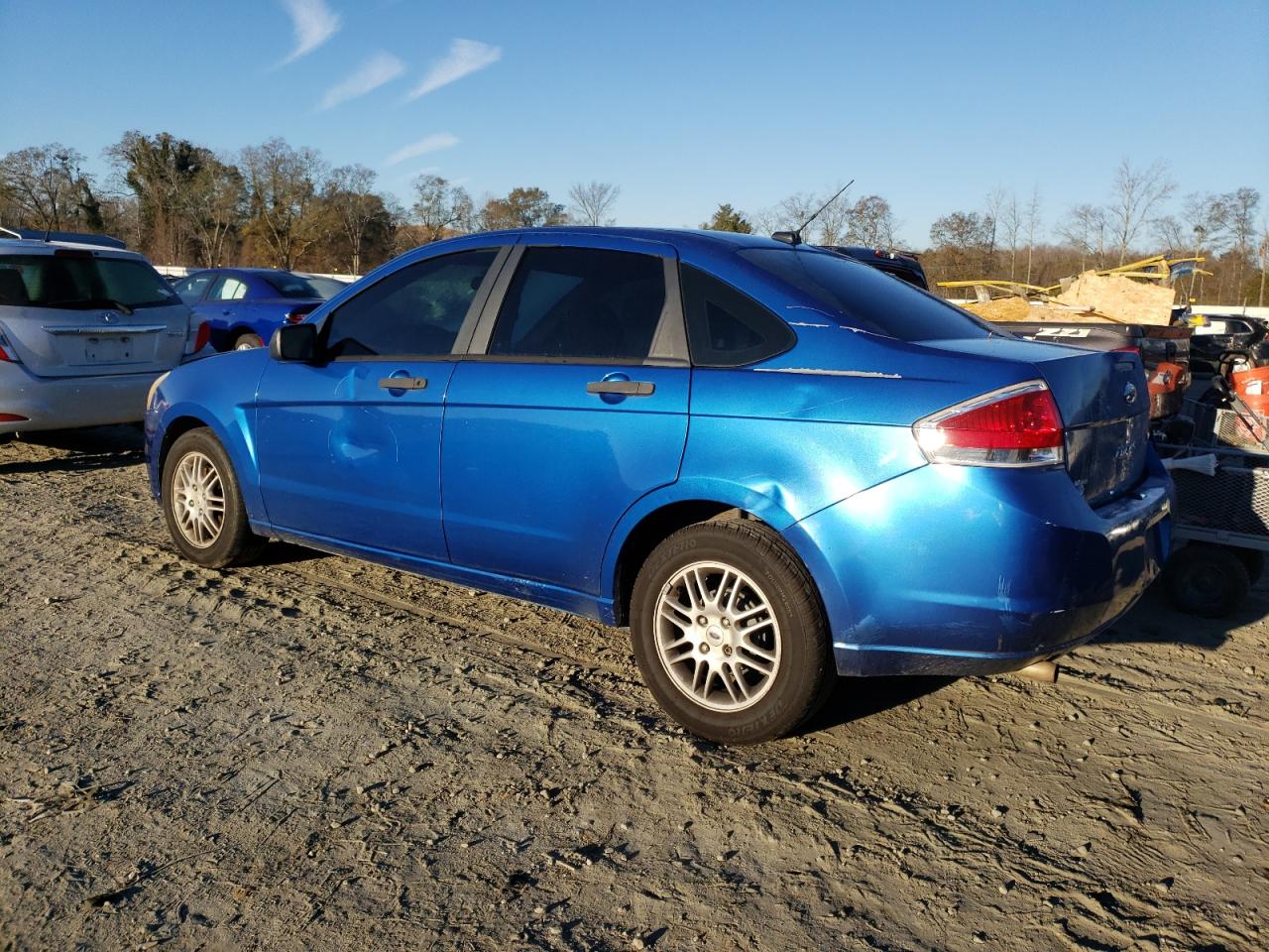 Image 2 of 2010 FORD FOCUS SE 2010 with VIN 1FAHP3FN7AW253646