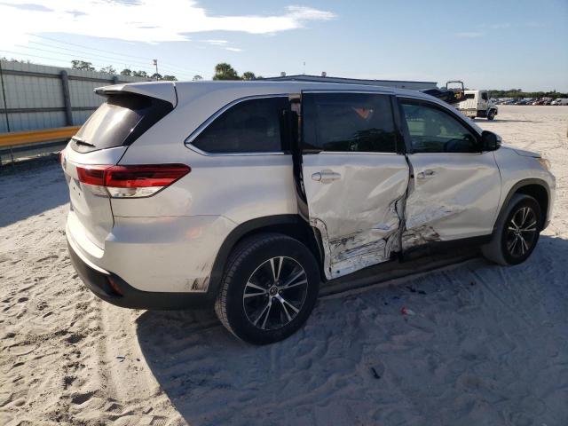 Изображение 3 2019 TOYOTA HIGHLANDER LE 2019 с VIN 5TDZZRFH7KS317935