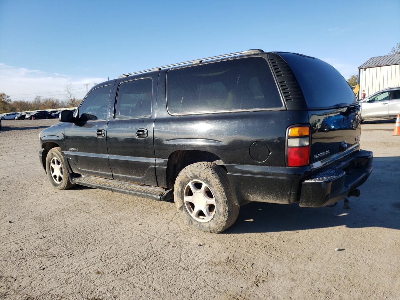 Изображение 2 2005 GMC YUKON XL DENALI 2005 с VIN 1GKFK66U45J249134