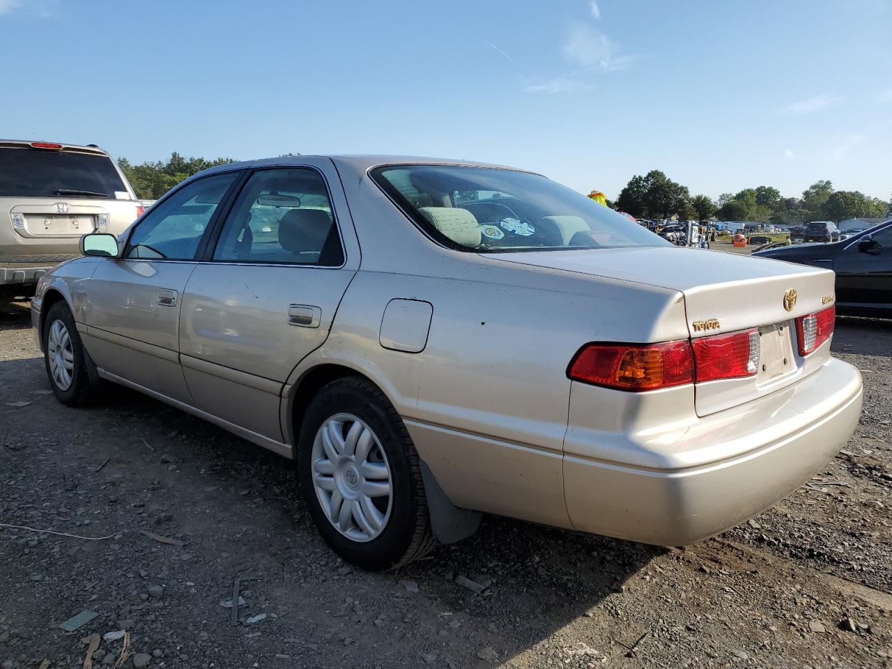 Изображение 2 2000 TOYOTA CAMRY CE 2000 с VIN 4T1BG22K9YU625401