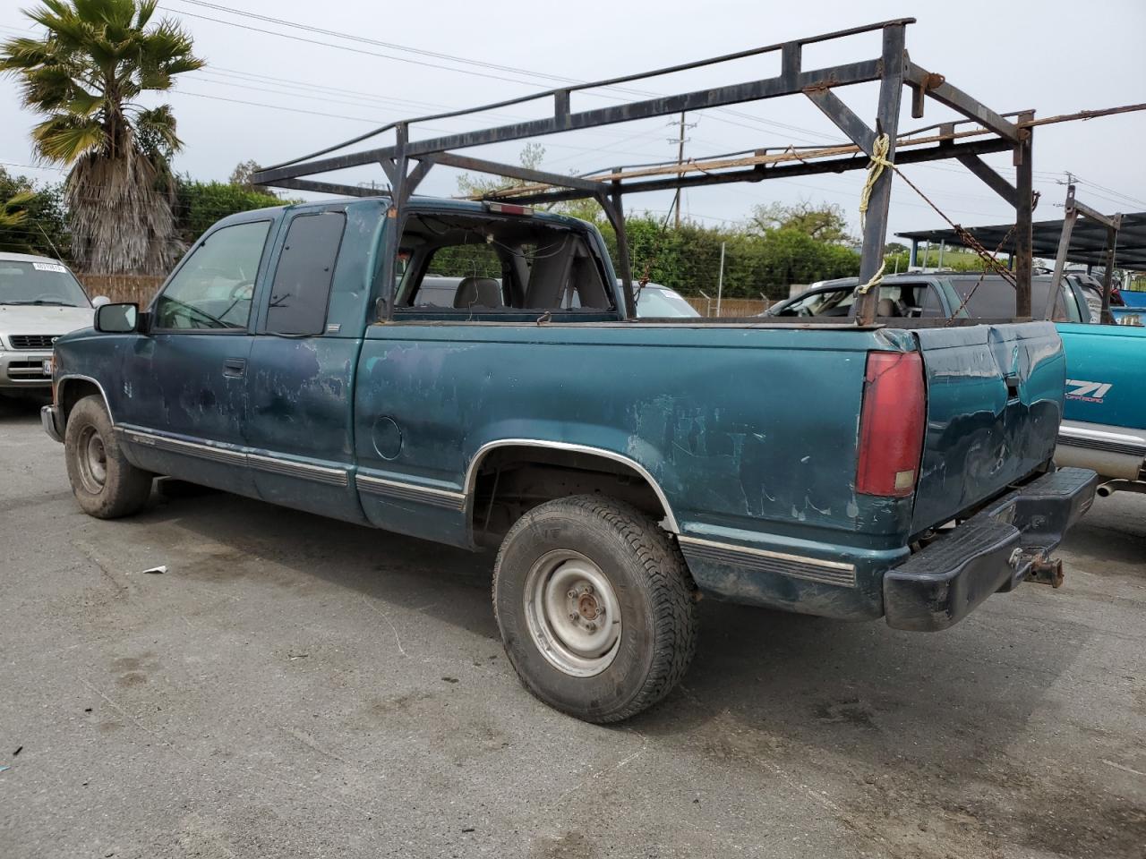 Image 2 of 1996 CHEVROLET GMT-400 C1500 1996 with VIN 2GCEC19W5T1127720