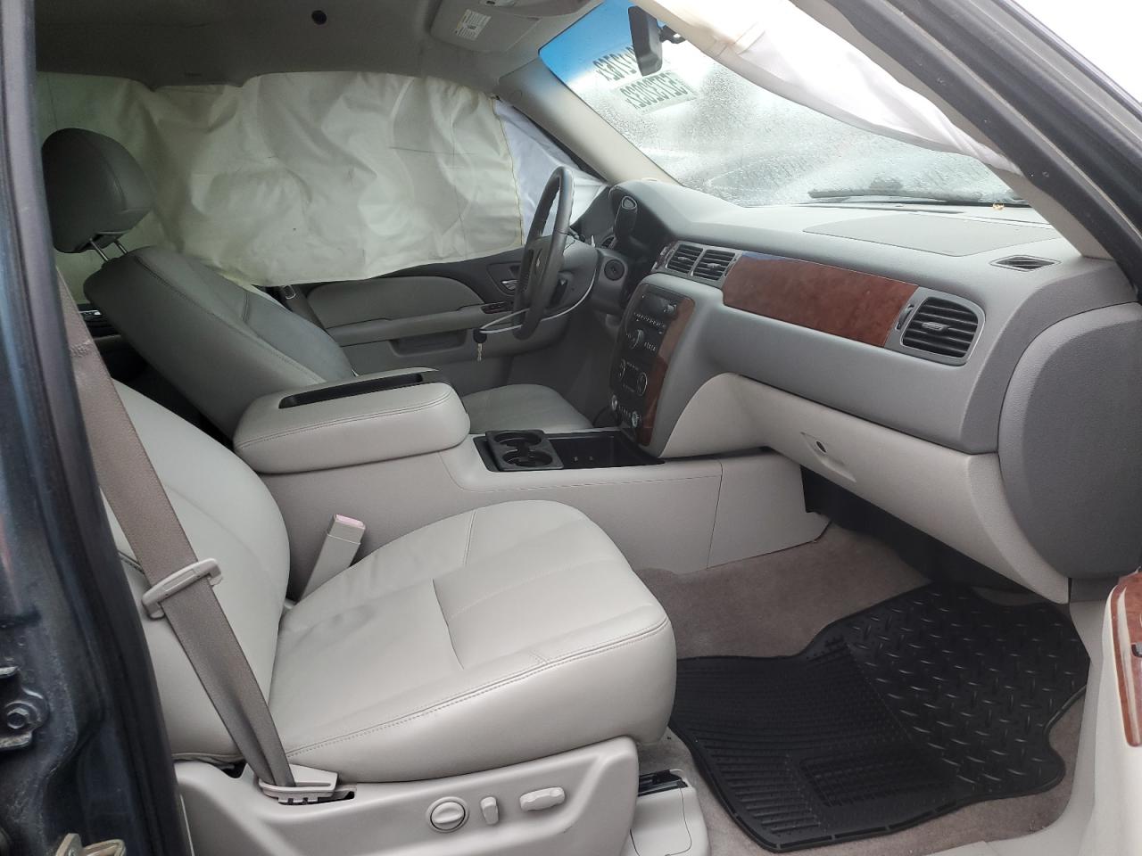 Obraz 3 z 2011 CHEVROLET AVALANCHE LT 2011 z VIN 3GNTKFE36BG156577