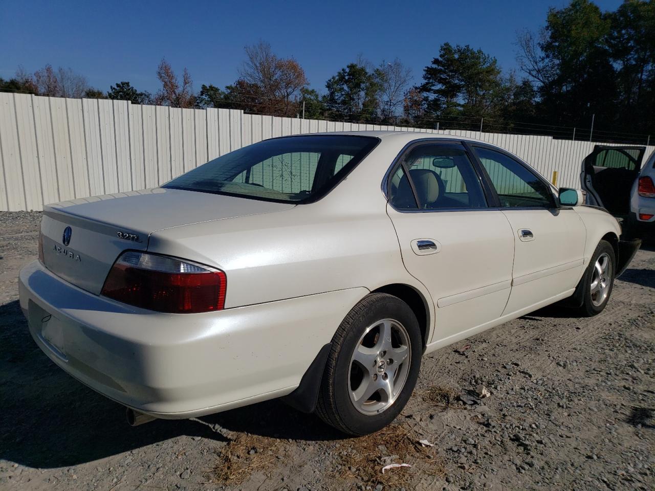 Image 3 of 2003 ACURA 3.2TL  2003 with VIN 19UUA56633A013607