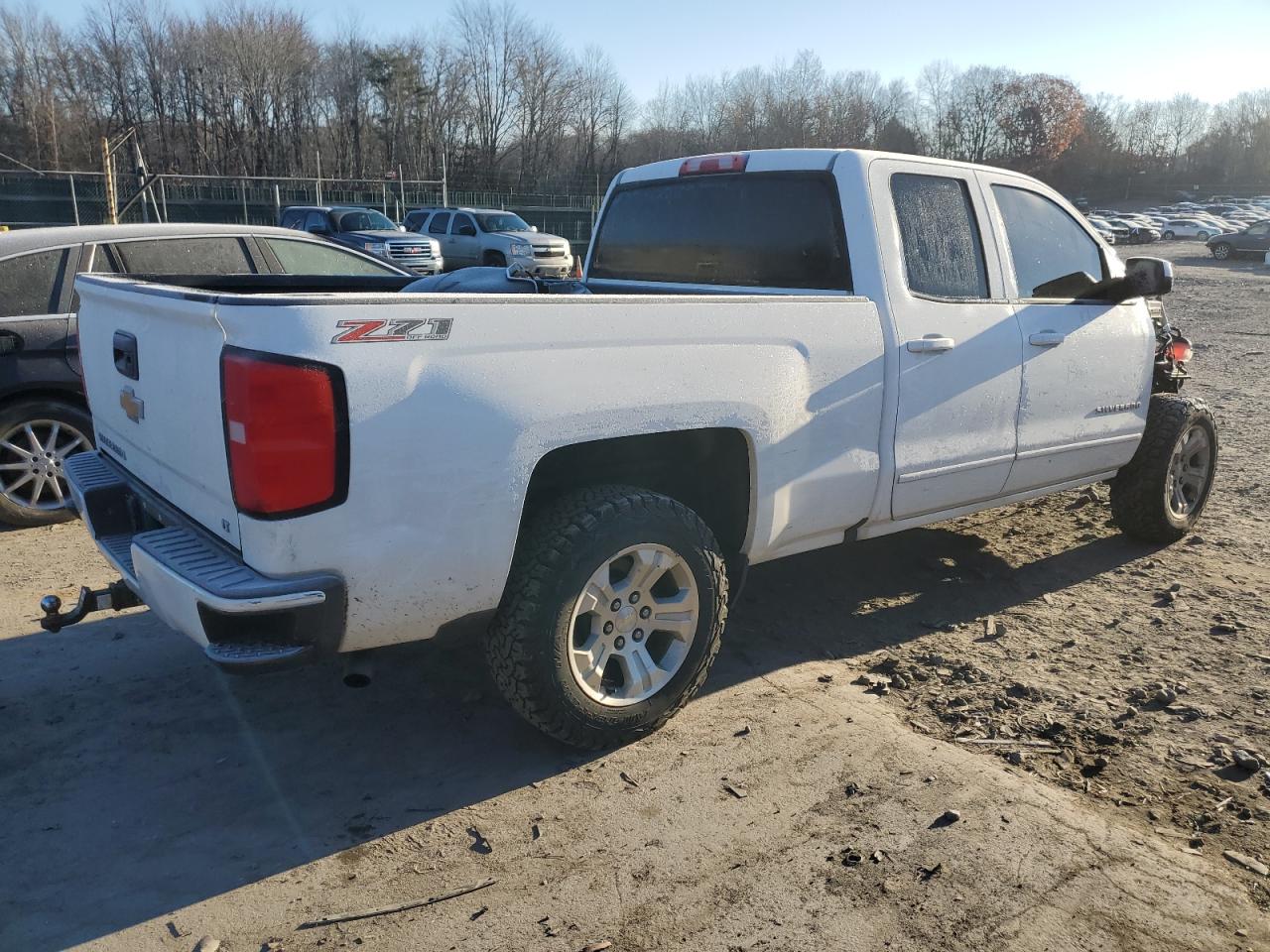 Изображение 3 2017 CHEVROLET SILVERADO K1500 LT 2017 с VIN 1GCVKREC7HZ195318