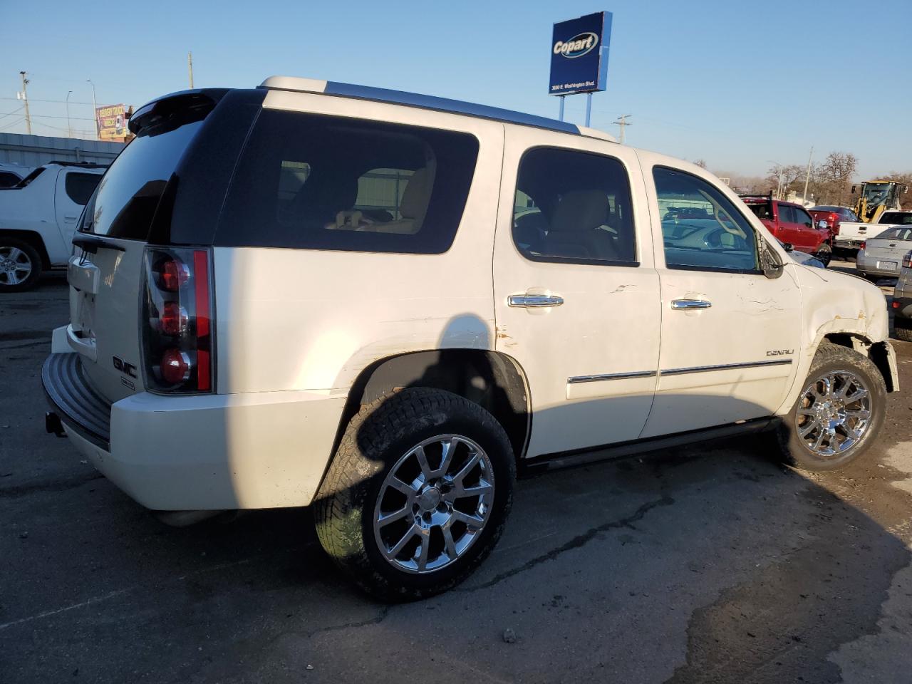 Image 3 of 2012 GMC YUKON DENALI 2012 with VIN 1GKS2EEF1CR160910