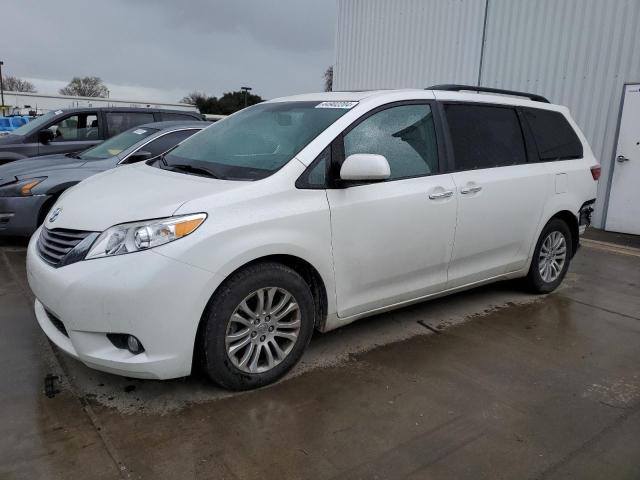 Obraz 1 z 2016 TOYOTA SIENNA XLE 2016 z VIN 5TDYK3DC1GS749559