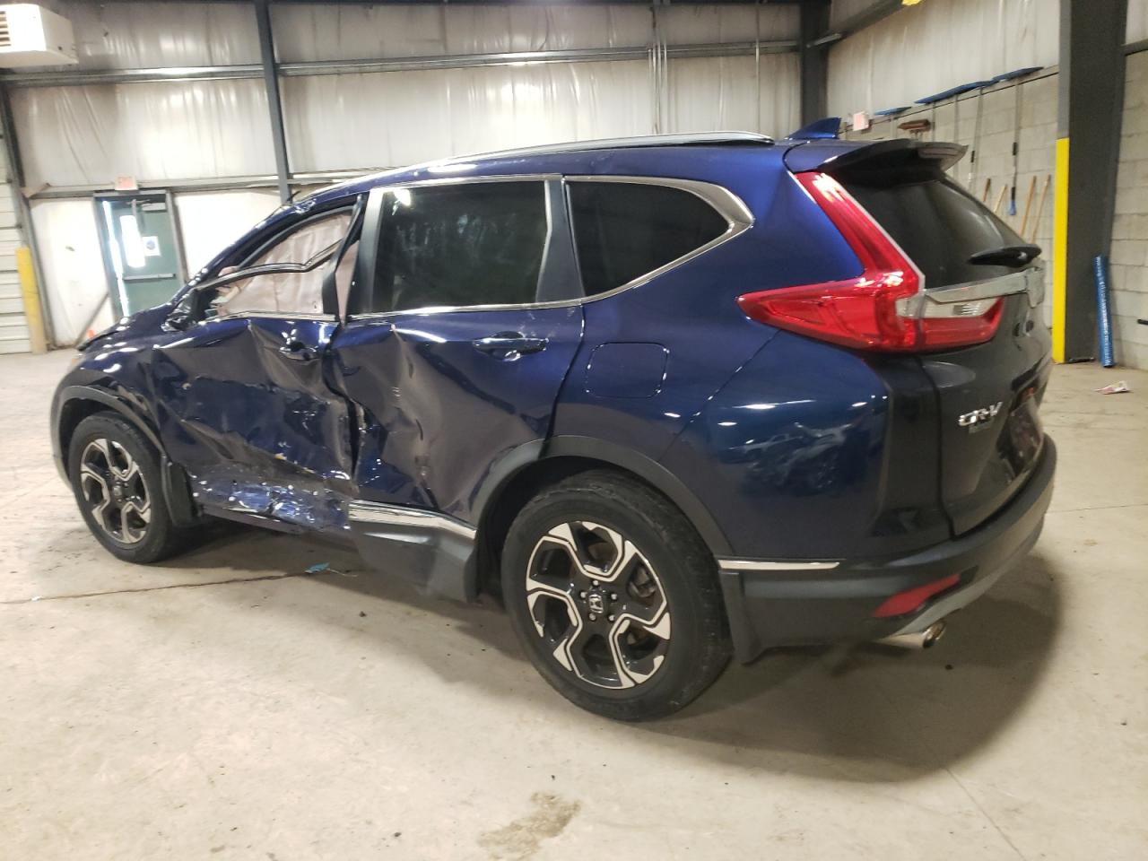 Obraz 2 z 2018 HONDA CR-V TOURING 2018 z VIN 7FARW2H9XJE002284