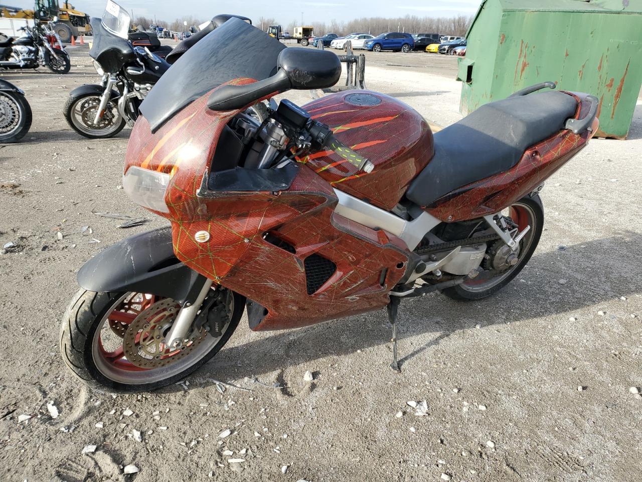 Obraz 2 z 1999 HONDA VFR 800 1999 z VIN JH2RC46A1XM103573