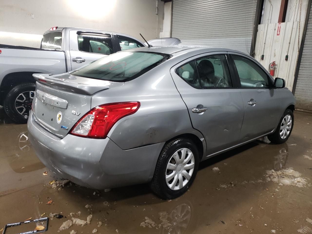 Obraz 3 z 2014 NISSAN VERSA S 2014 z VIN 3N1CN7AP7EL870344