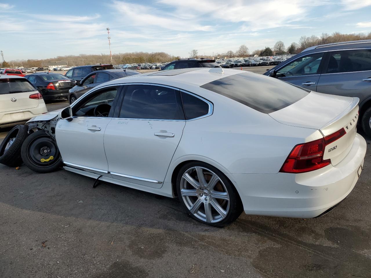Изображение 2 2019 VOLVO S90 T6 INSCRIPTION 2019 с VIN LVYA22ML6KP082768