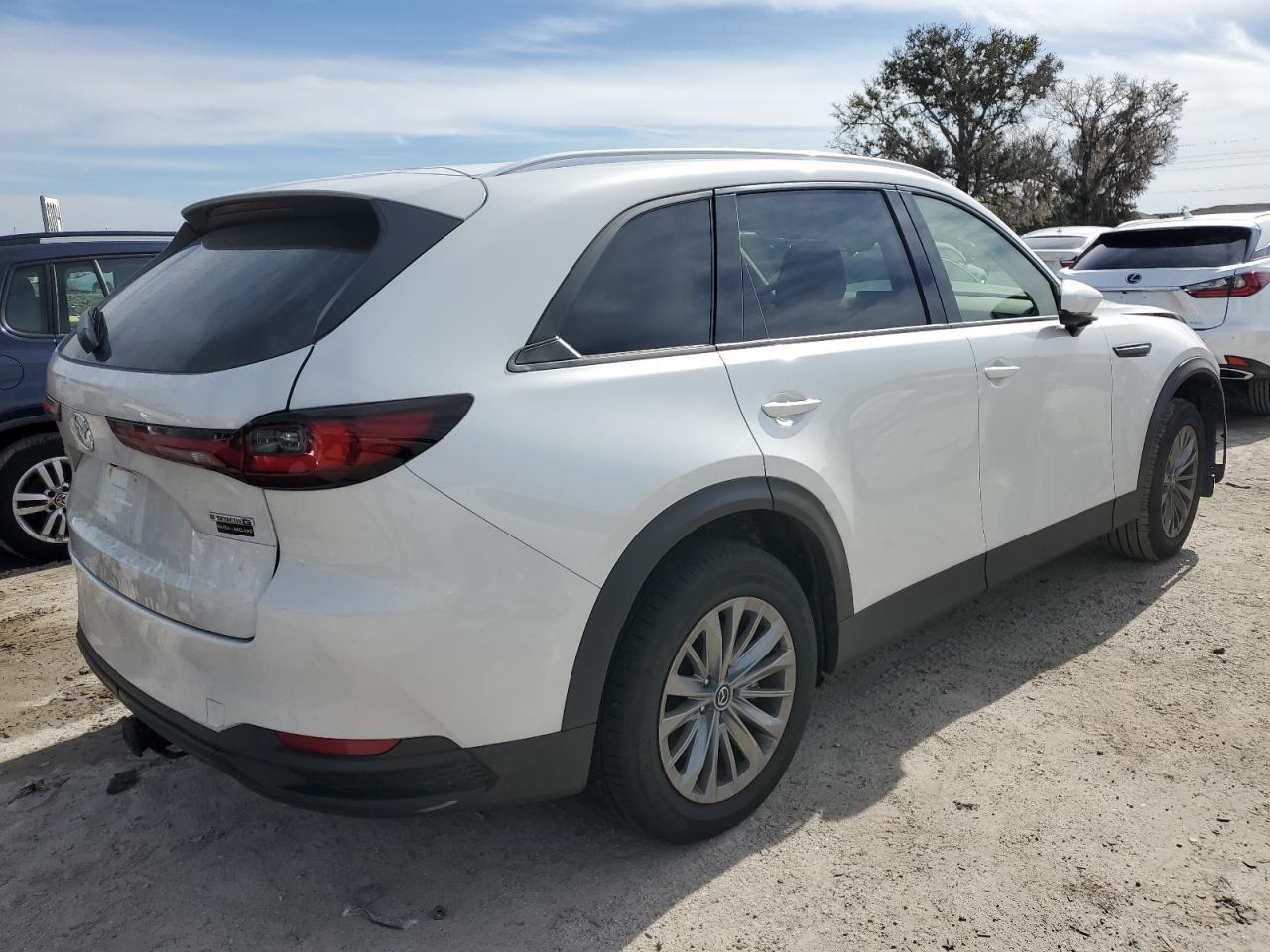 Image 3 of 2024 MAZDA CX-90 PREFERRED PLUS 2024 with VIN JM3KKCHD2R1111434