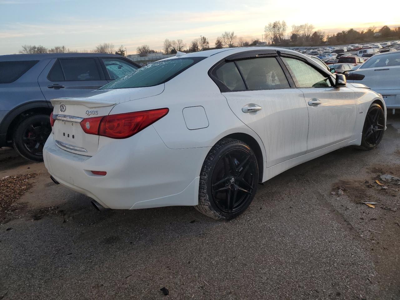 Изображение 3 2016 INFINITI Q50 PREMIUM 2016 с VIN JN1EV7AR5GM345639