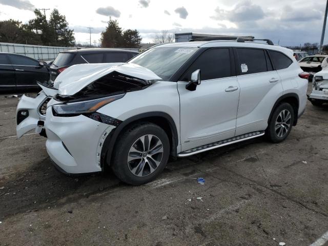 Obraz 1 z 2022 TOYOTA HIGHLANDER HYBRID XLE 2022 z VIN 5TDGBRCH8NS549951
