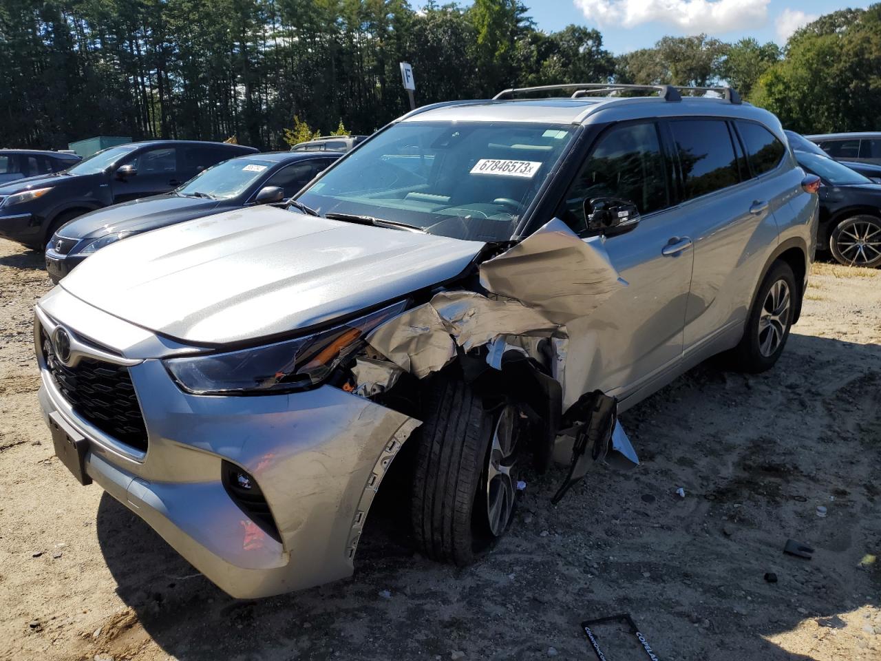 2022 TOYOTA HIGHLANDER XLE 2022 image