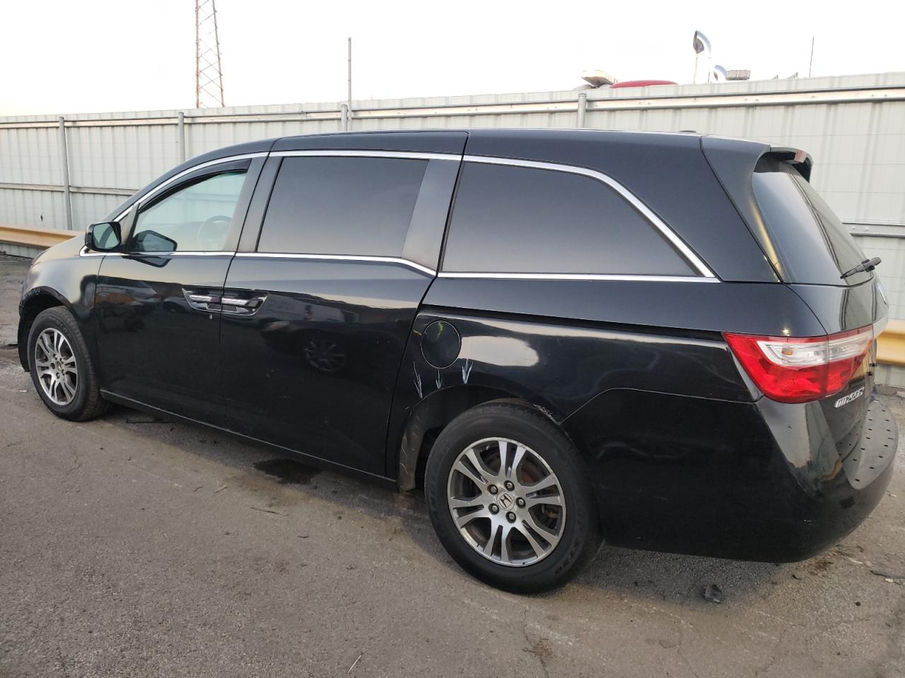 Изображение 2 Honda Odyssey Exl 2011 с VIN 5FNRL5H69BB056480