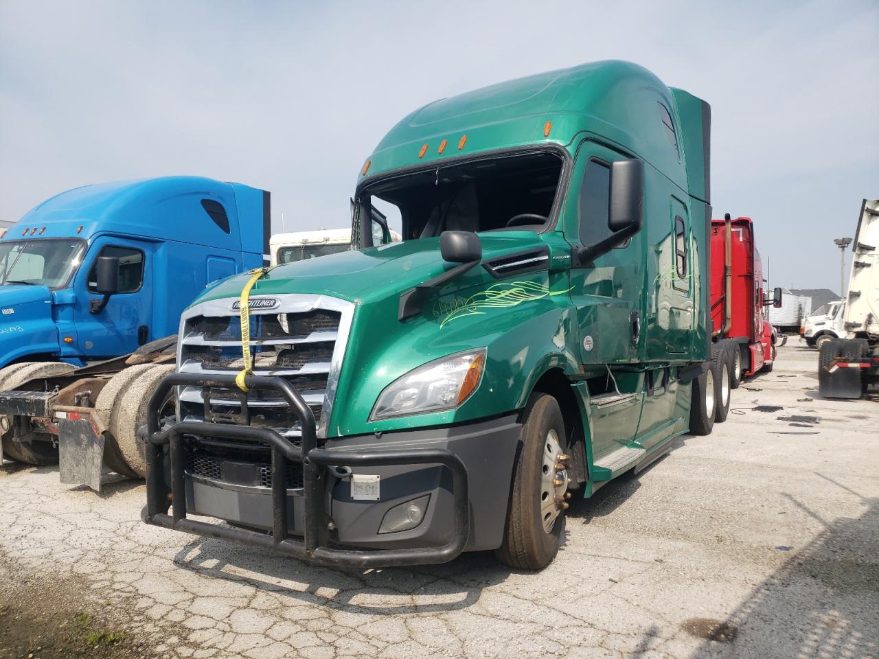 Image 2 of 2019 FREIGHTLINER CASCADIA 126  2019 with VIN 3AKJHHDR3KSHU6934