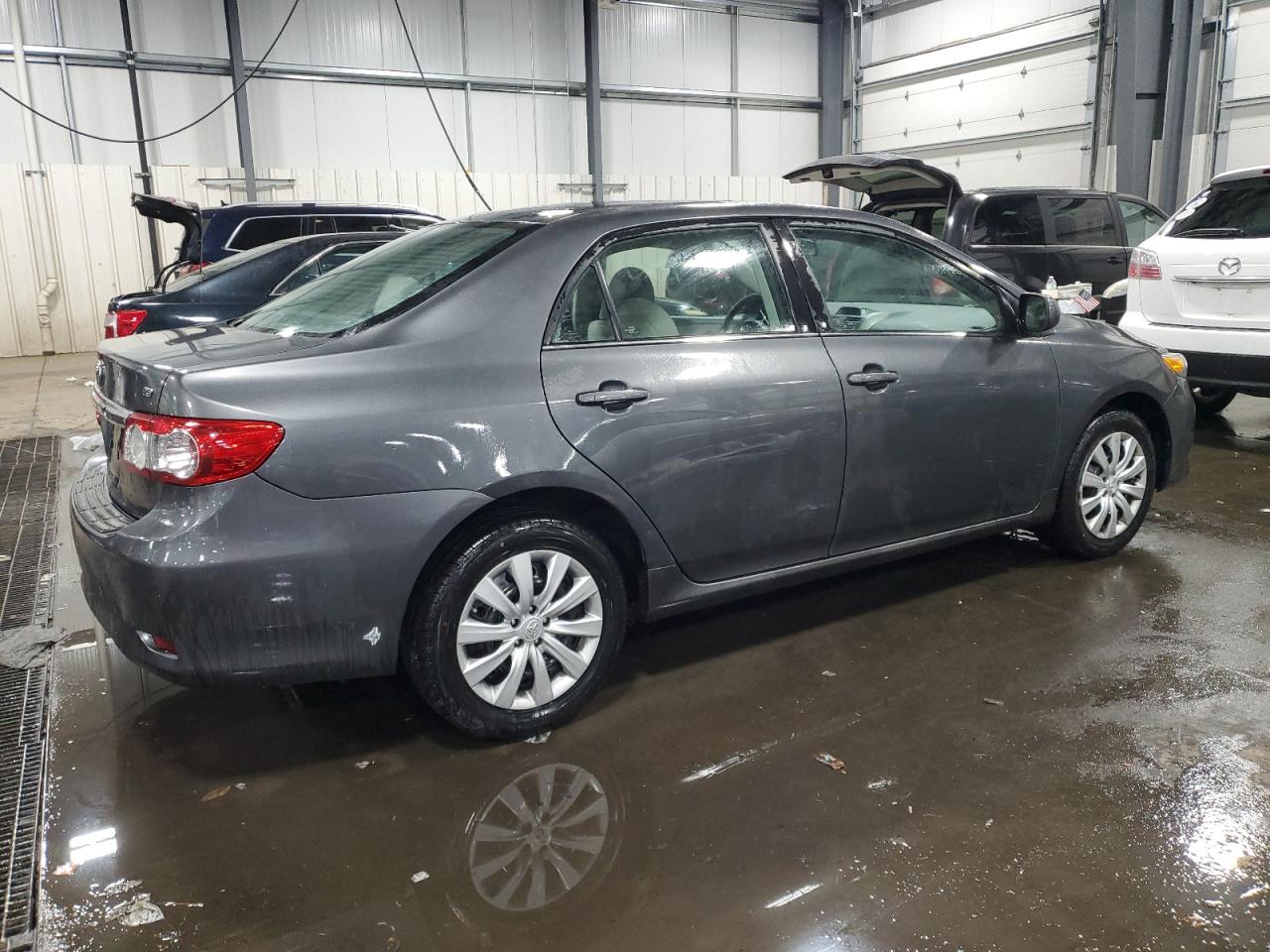 Obraz 3 z 2013 TOYOTA COROLLA BASE 2013 z VIN 2T1BU4EE4DC987903