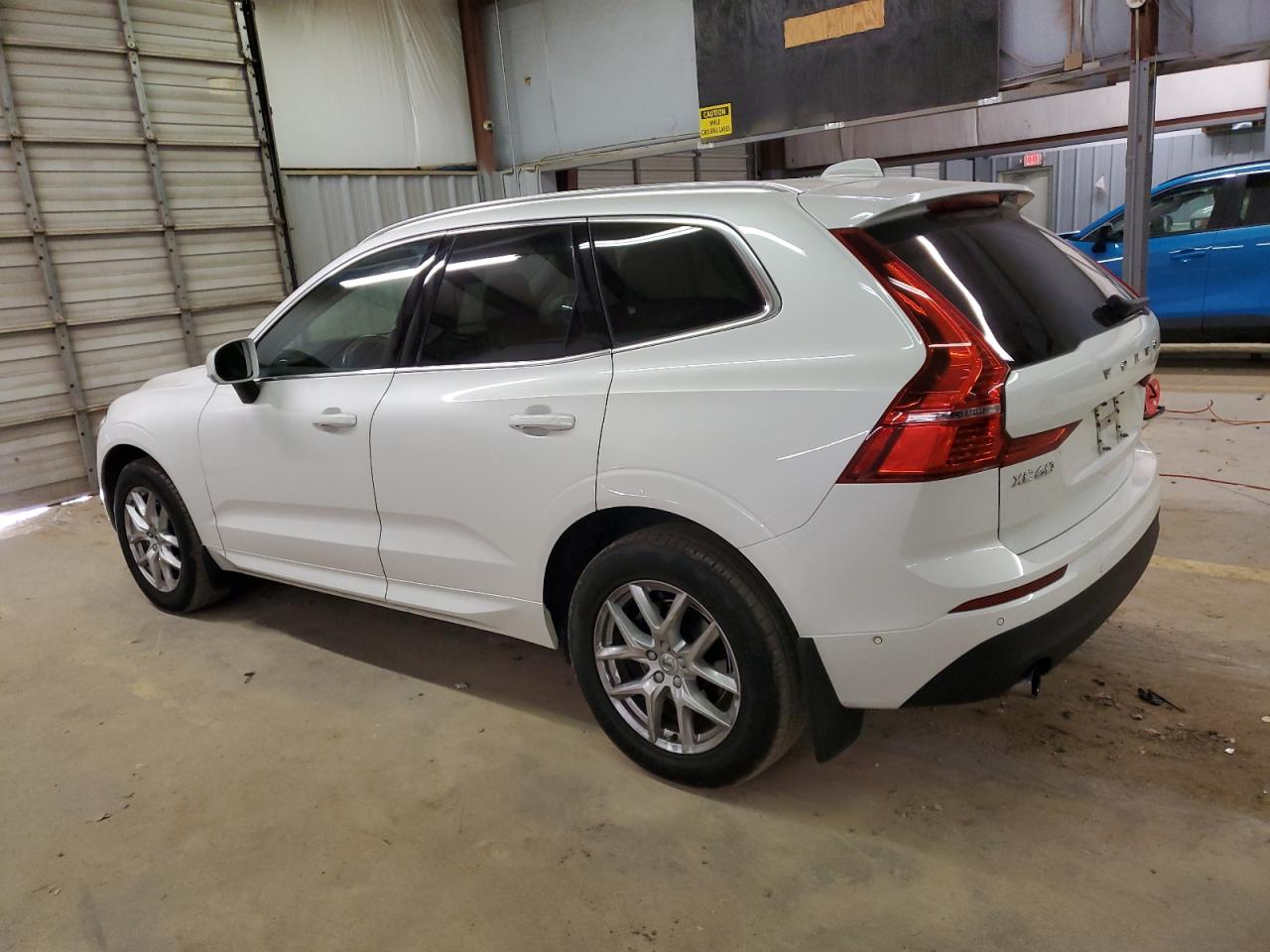 Image 2 of 2019 VOLVO XC60 T5 2019 with VIN LYV102RK5KB285109