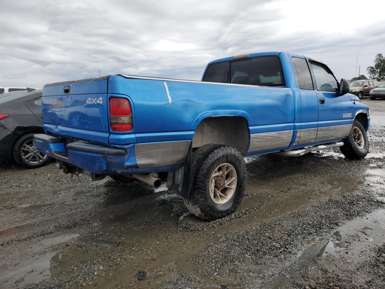 Image 3 of 1999 DODGE RAM 2500  1999 with VIN 3B7KF2369XG231293