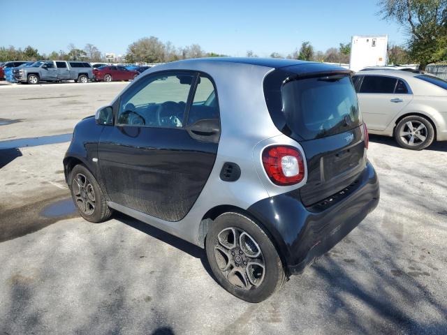 Image 2 of 2016 SMART FORTWO  2016 with VIN WMEFJ5DA5GK074408