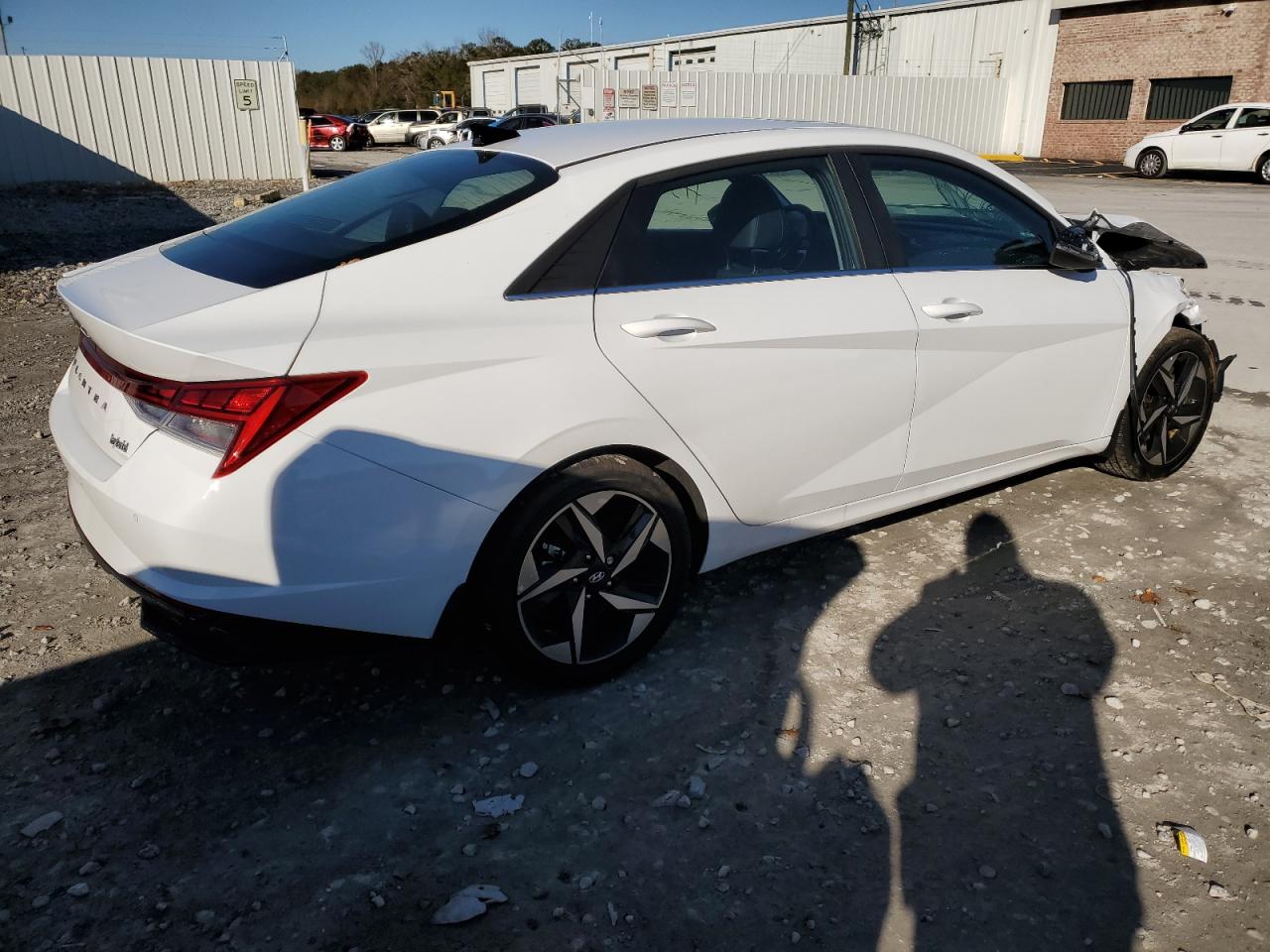 Изображение 3 2023 HYUNDAI ELANTRA LIMITED 2023 с VIN KMHLN4AJXPU080404