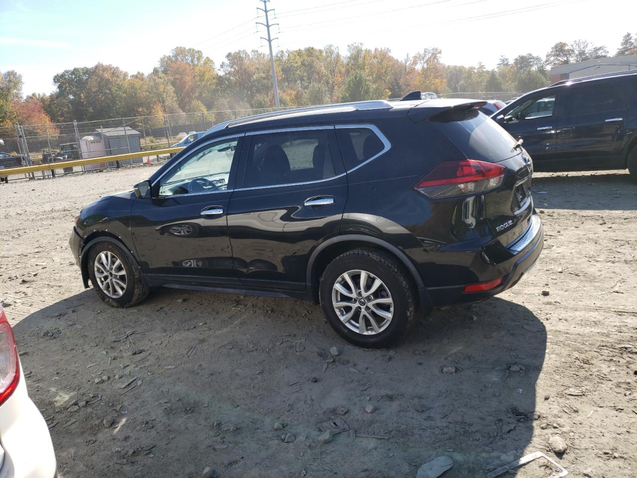 Obraz 2 z 2020 NISSAN ROGUE S 2020 z VIN JN8AT2MT5LW008841
