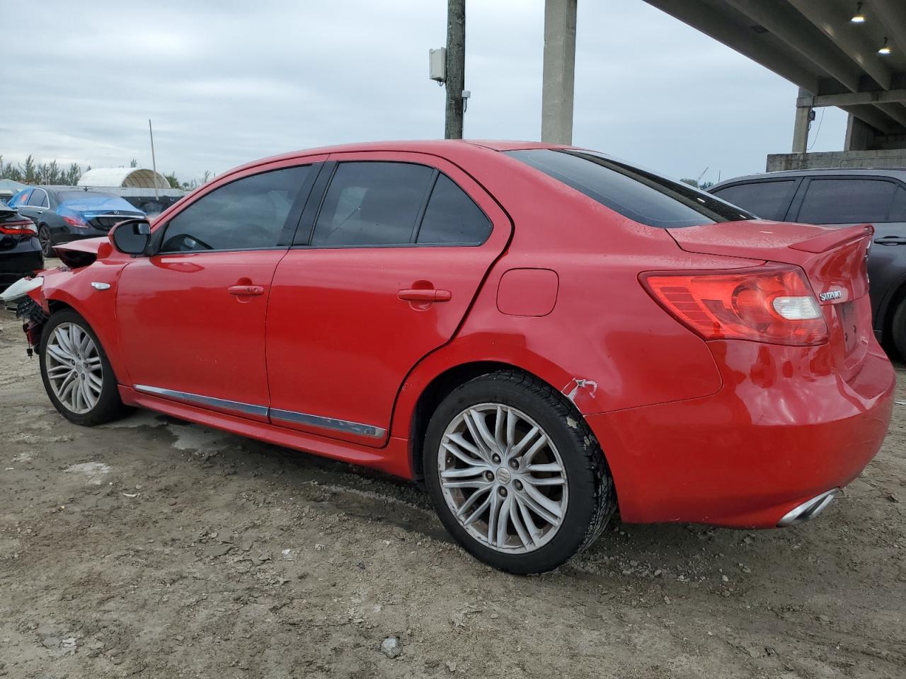 Image 2 of 2011 SUZUKI KIZASHI SPORT GTS 2011 with VIN JS2RE9A69B6110339