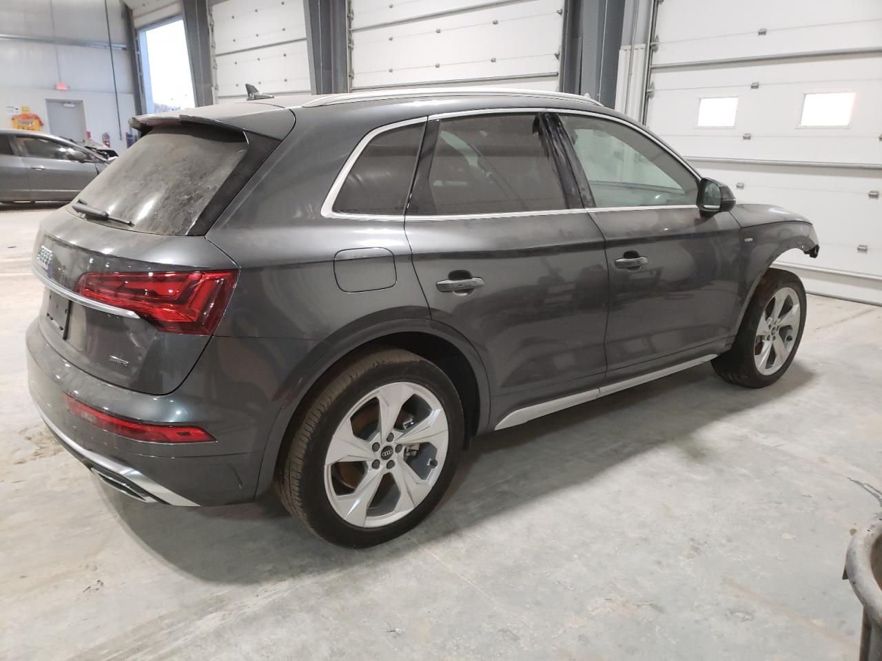Image 3 of 2022 AUDI Q5 PREMIUM PLUS 45 2022 with VIN WA1EAAFY1N2071588