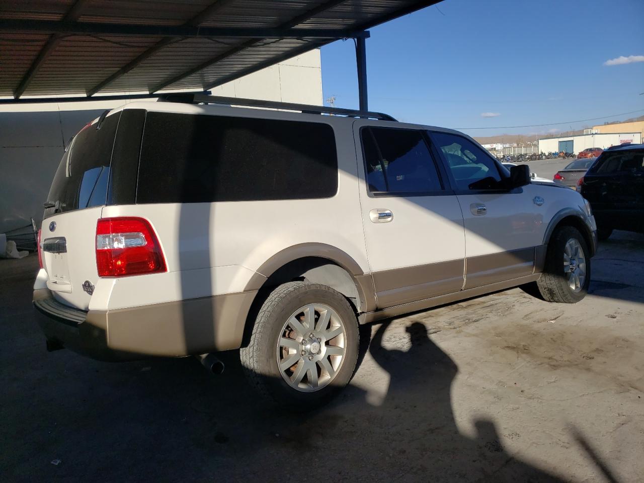 Изображение 3 2014 FORD EXPEDITION EL XLT 2014 с VIN 1FMJK1J57EEF41812