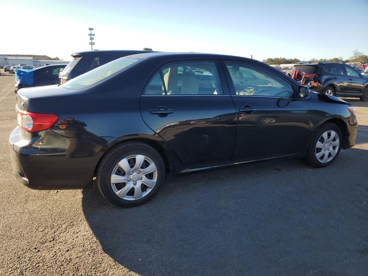 Image 3 of 2013 TOYOTA COROLLA BASE 2013 with VIN 2T1BU4EE0DC032189