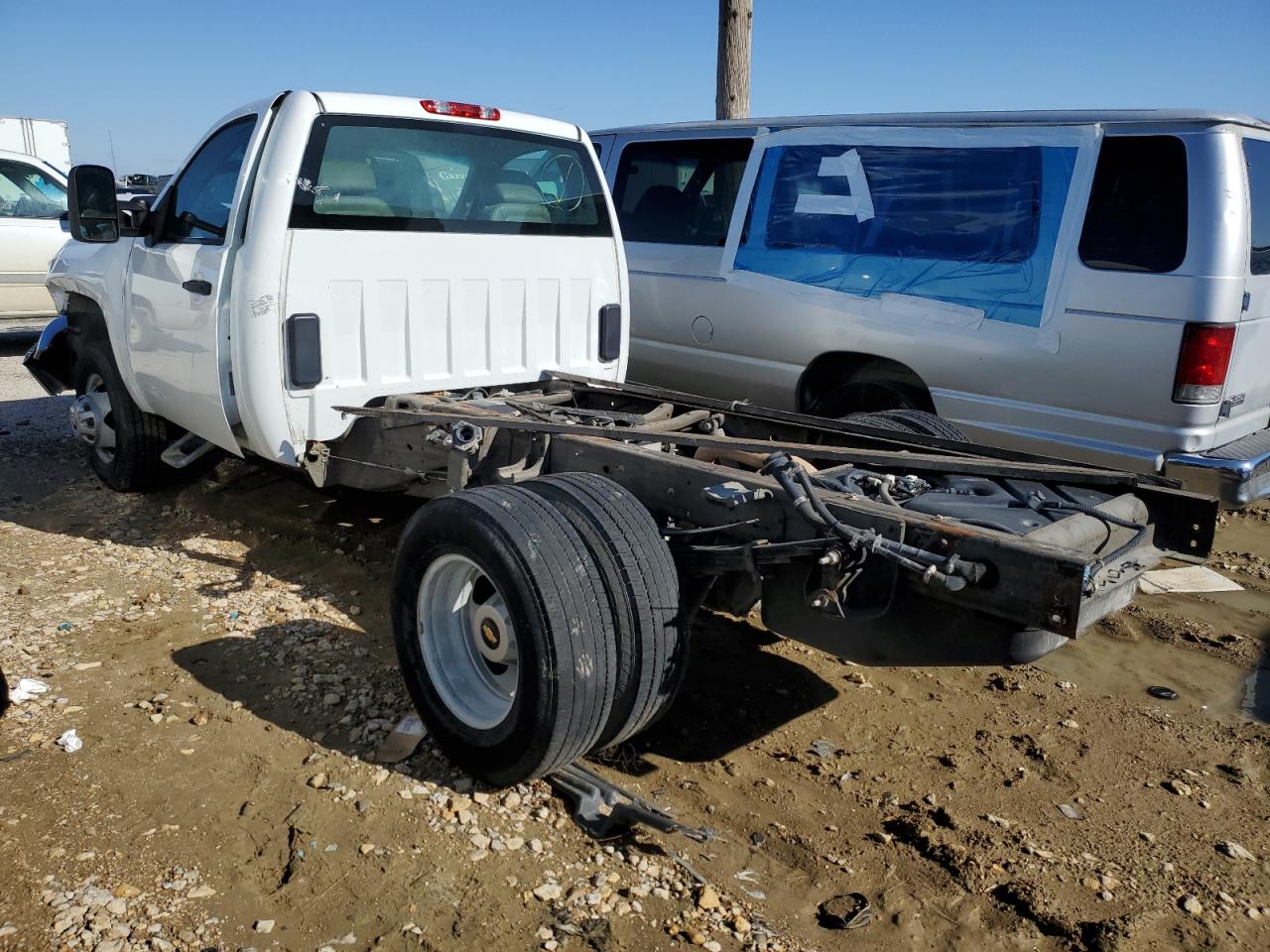 Image 2 of 2014 CHEVROLET SILVERADO C3500 2014 with VIN 1GB3CZCG9EF142101