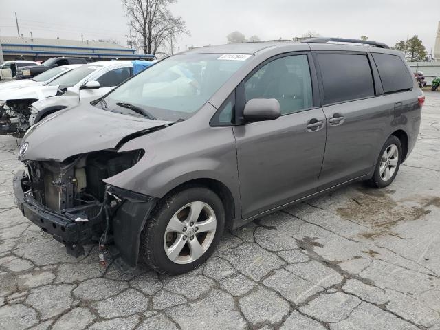 2016 TOYOTA SIENNA LE 2016 image