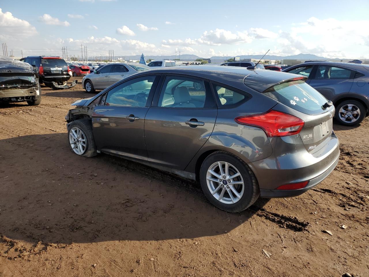 Obraz 2 z 2015 FORD FOCUS SE 2015 z VIN 1FADP3K21FL203893