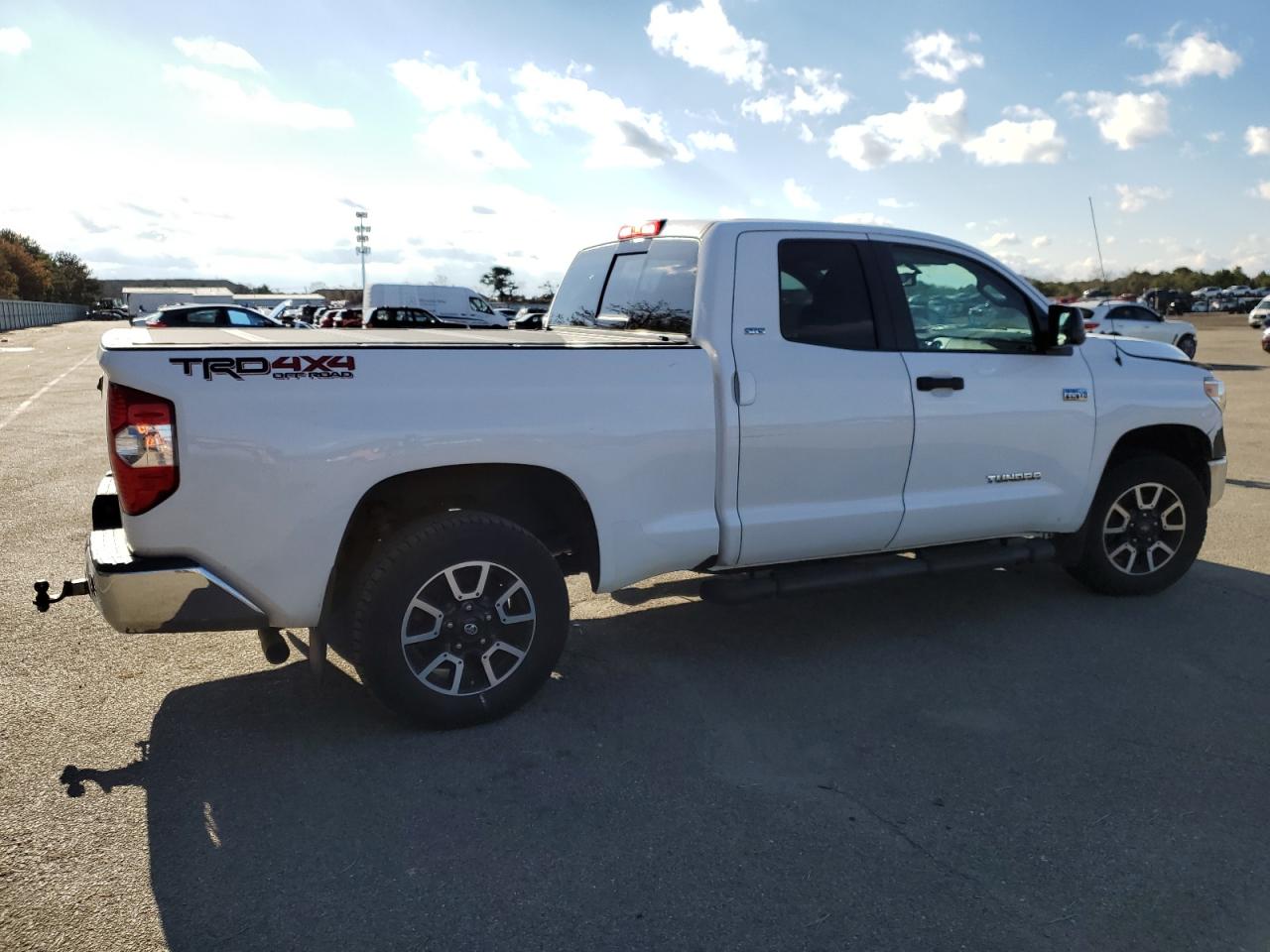 Изображение 3 2017 TOYOTA TUNDRA DOUBLE CAB SR/SR5 2017 с VIN 5TFUY5F12HX635019