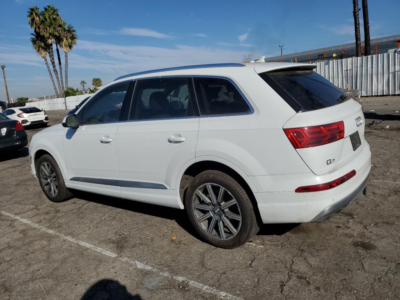 Image 2 of 2018 AUDI Q7 PREMIUM PLUS 2018 with VIN WA1LAAF7XJD003710