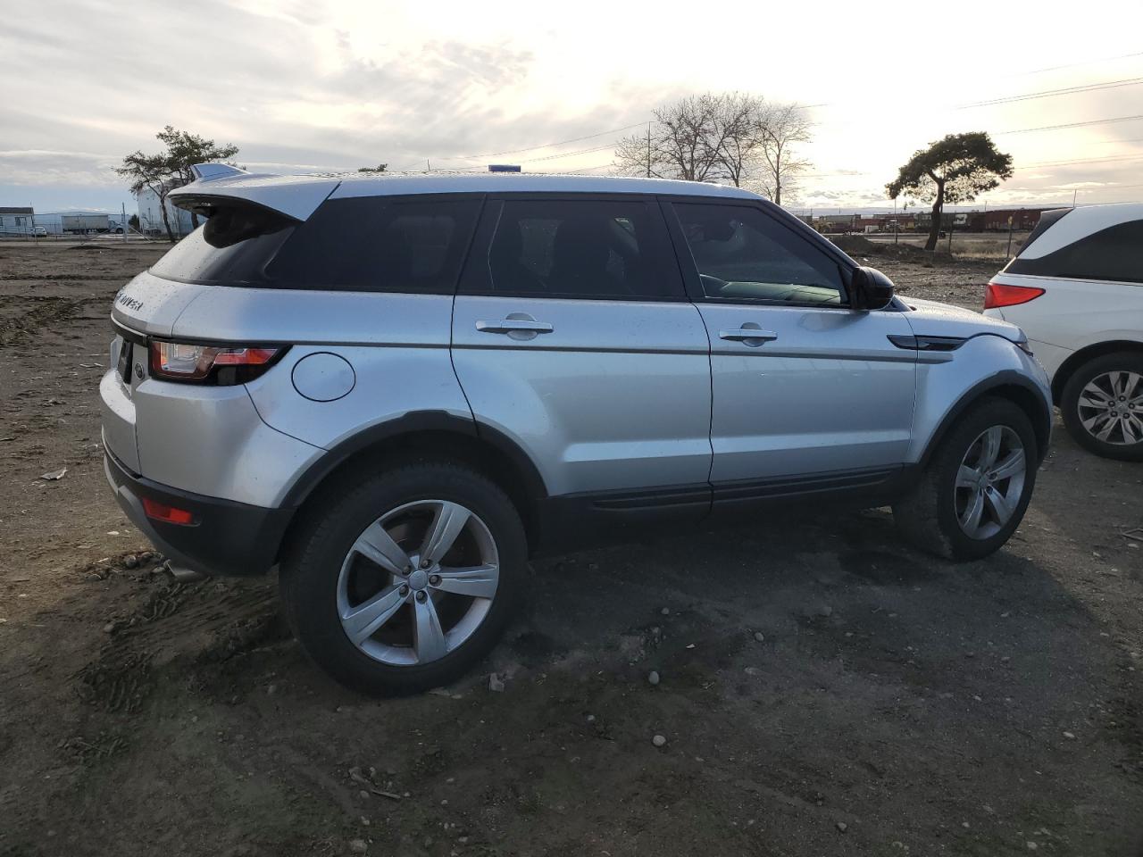 Image 3 of 2016 LAND ROVER RANGE ROVER EVOQUE SE 2016 with VIN SALVP2BG2GH161204