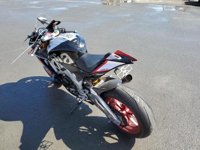 Image 3 of 2016 APRILIA RSV4 RF 2016 with VIN ZD4RKUB09GS000801