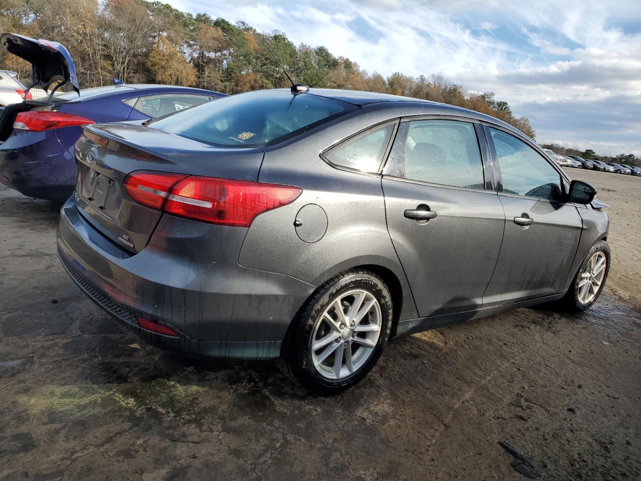 Изображение 3 2015 FORD FOCUS SE 2015 с VIN 1FADP3F26FL203639
