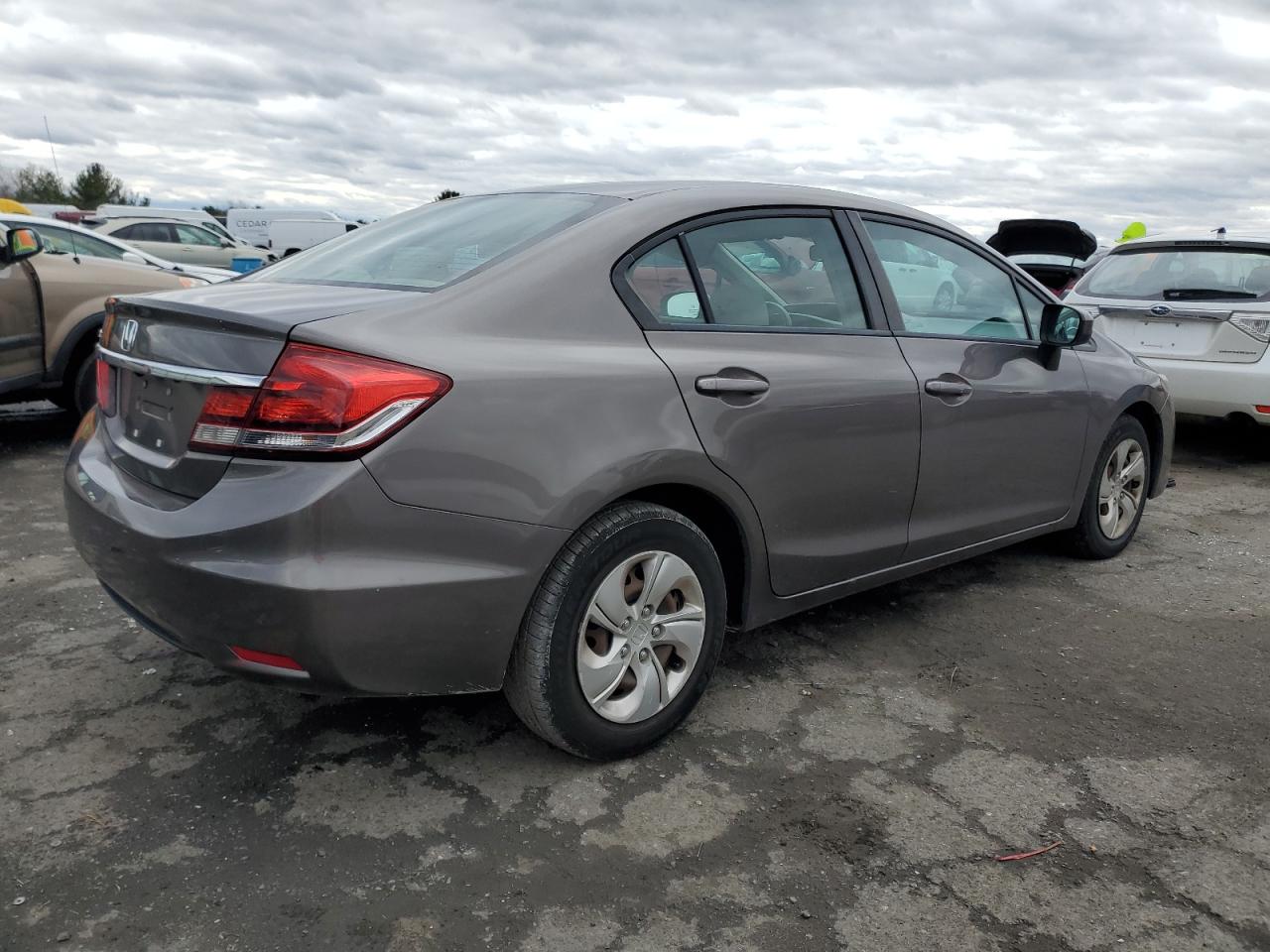 Изображение 3 2015 HONDA CIVIC LX 2015 с VIN 19XFB2F53FE201426
