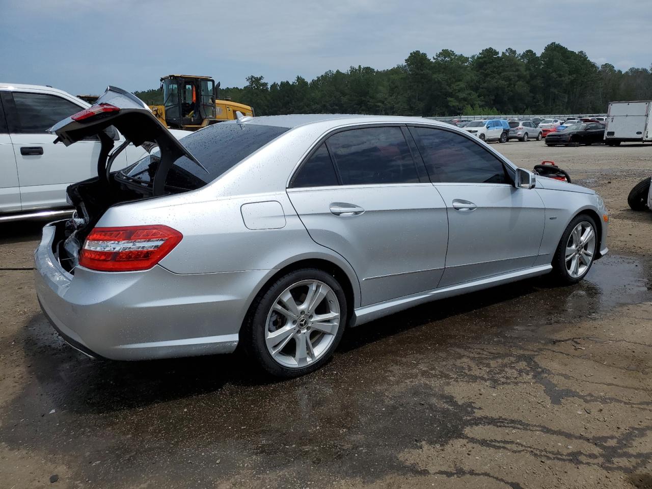 Image 3 of 2012 MERCEDES-BENZ E 350 2012 with VIN WDDHF5KB0CA657656