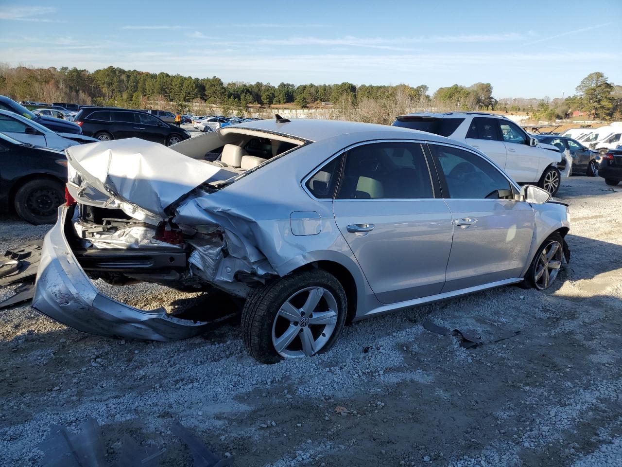 Obraz 3 z 2012 VOLKSWAGEN PASSAT SE 2012 z VIN 1VWBH7A30CC101901