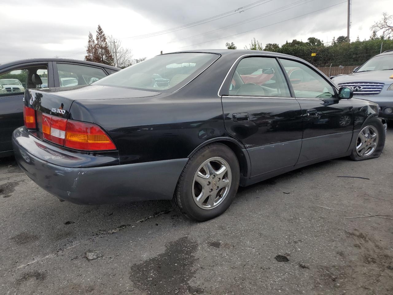 Obraz 3 z 1998 LEXUS ES 300 1998 z VIN JT8BF28G5W0096140