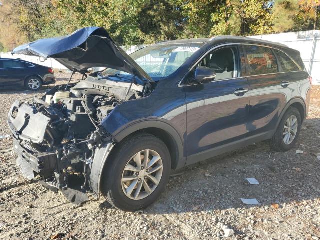 Image 1 of 2016 KIA SORENTO LX 2016 with VIN 5XYPG4A33GG117800